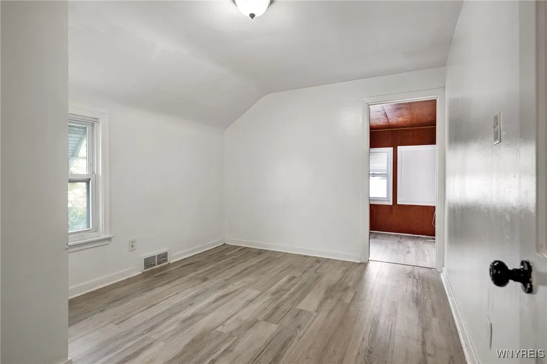 73 Oakmont Avenue, Buffalo, New York 14215, Buffalo, New York 14215, 4 Bedrooms Bedrooms, ,2 BathroomsBathrooms,Residential,For Sale,73 Oakmont Avenue, Buffalo, New York 14215,B1628531