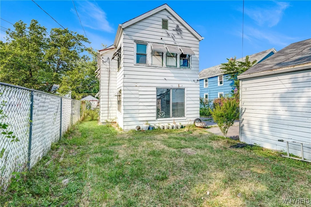 73 Oakmont Avenue, Buffalo, New York 14215, Buffalo, New York 14215, 4 Bedrooms Bedrooms, ,2 BathroomsBathrooms,Residential,For Sale,73 Oakmont Avenue, Buffalo, New York 14215,B1628531