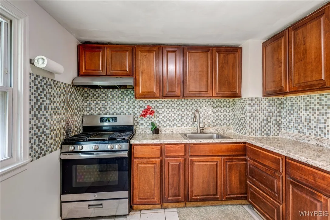 73 Oakmont Avenue, Buffalo, New York 14215, Buffalo, New York 14215, 4 Bedrooms Bedrooms, ,2 BathroomsBathrooms,Residential,For Sale,73 Oakmont Avenue, Buffalo, New York 14215,B1628531