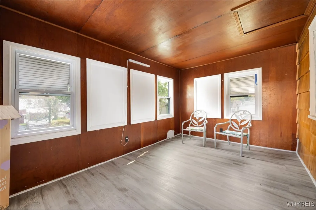 73 Oakmont Avenue, Buffalo, New York 14215, Buffalo, New York 14215, 4 Bedrooms Bedrooms, ,2 BathroomsBathrooms,Residential,For Sale,73 Oakmont Avenue, Buffalo, New York 14215,B1628531