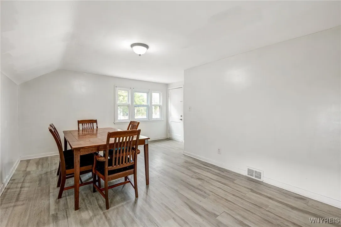 73 Oakmont Avenue, Buffalo, New York 14215, Buffalo, New York 14215, 4 Bedrooms Bedrooms, ,2 BathroomsBathrooms,Residential,For Sale,73 Oakmont Avenue, Buffalo, New York 14215,B1628531