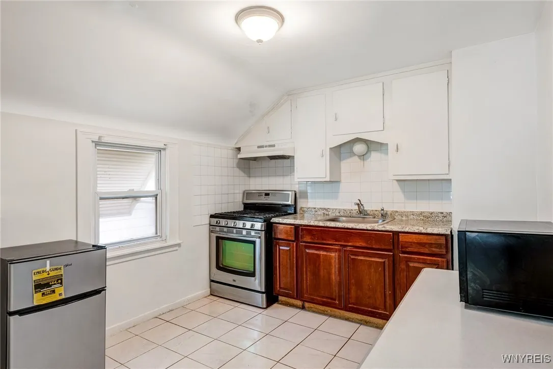 73 Oakmont Avenue, Buffalo, New York 14215, Buffalo, New York 14215, 4 Bedrooms Bedrooms, ,2 BathroomsBathrooms,Residential,For Sale,73 Oakmont Avenue, Buffalo, New York 14215,B1628531