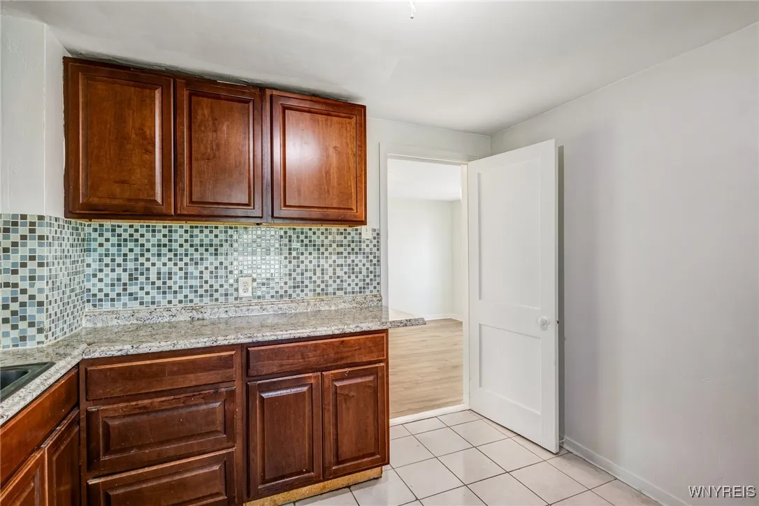 73 Oakmont Avenue, Buffalo, New York 14215, Buffalo, New York 14215, 4 Bedrooms Bedrooms, ,2 BathroomsBathrooms,Residential,For Sale,73 Oakmont Avenue, Buffalo, New York 14215,B1628531