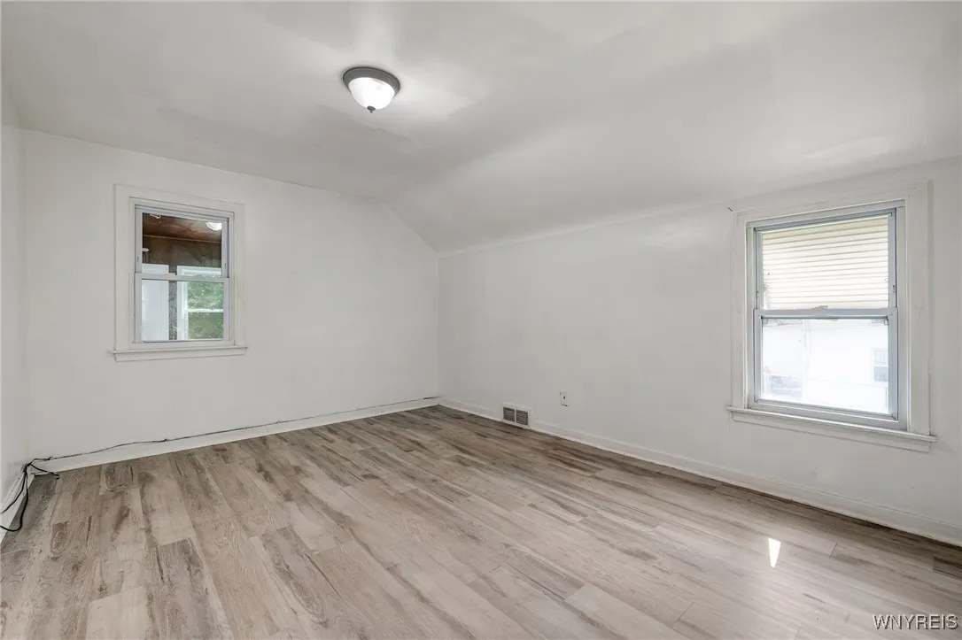 73 Oakmont Avenue, Buffalo, New York 14215, Buffalo, New York 14215, 4 Bedrooms Bedrooms, ,2 BathroomsBathrooms,Residential,For Sale,73 Oakmont Avenue, Buffalo, New York 14215,B1628531