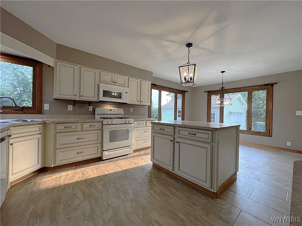 5600 Meadow Drive, Boston, New York 14075, Boston, New York 14075, 3 Bedrooms Bedrooms, 7 Rooms Rooms,2 BathroomsBathrooms,Residential,Closed,5600 Meadow Drive, Boston, New York 14075,0,B1628265