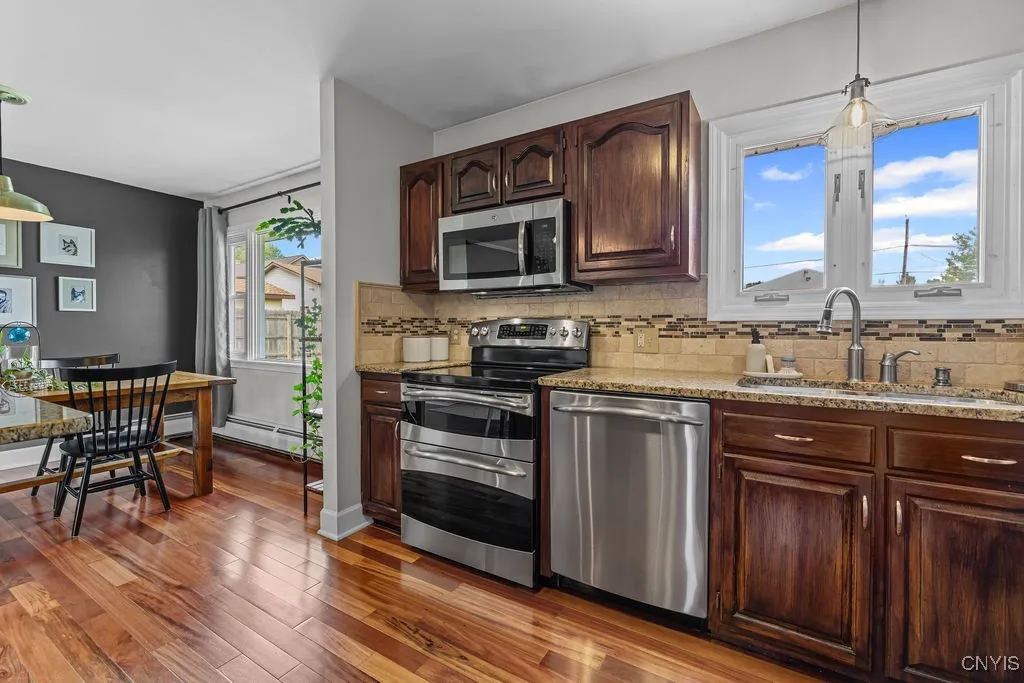 7843 Oneida, Cicero, New York 13030, Cicero, New York 13030, 3 Bedrooms Bedrooms, 6 Rooms Rooms,1 BathroomBathrooms,Residential,Closed,7843 Oneida, Cicero, New York 13030,0,S1628378