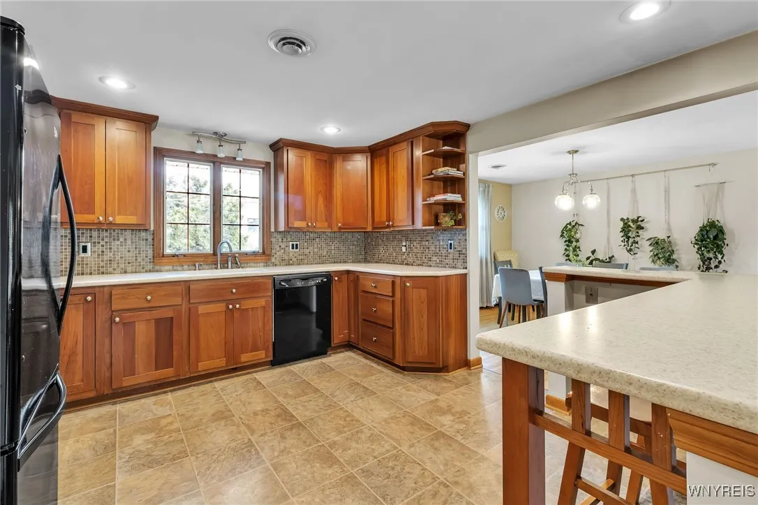 60 Fairways Boulevard, Amherst, New York 14221, Amherst, New York 14221, 3 Bedrooms Bedrooms, 7 Rooms Rooms,1 BathroomBathrooms,Residential,For Sale,60 Fairways Boulevard, Amherst, New York 14221,0,B1628364