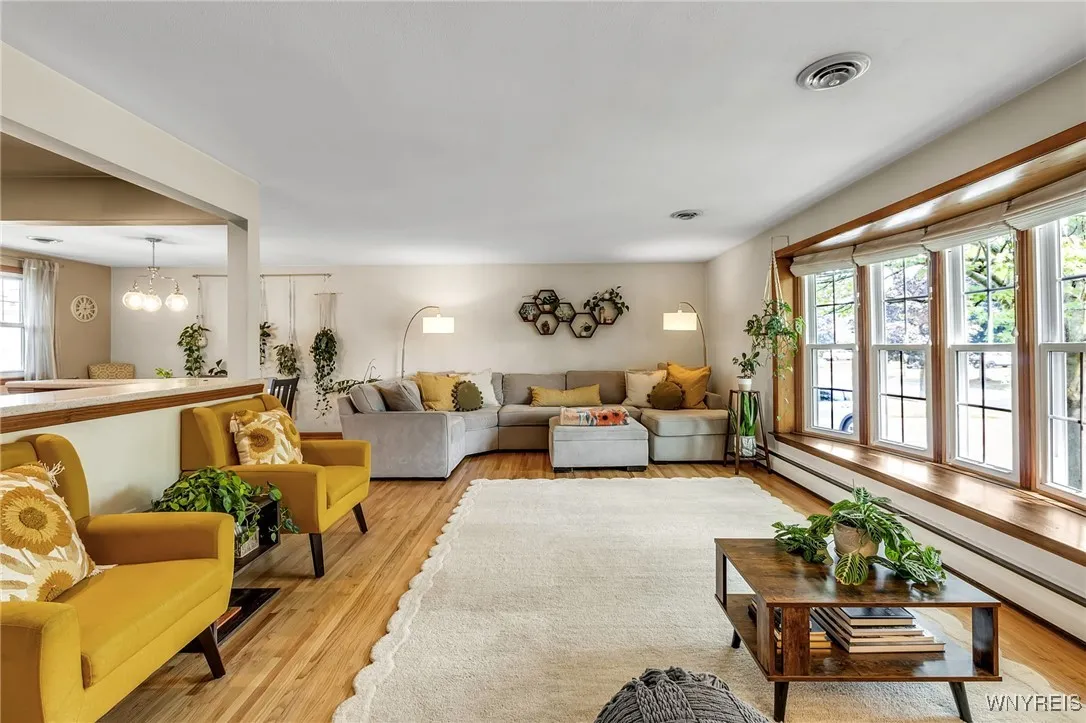 60 Fairways Boulevard, Amherst, New York 14221, Amherst, New York 14221, 3 Bedrooms Bedrooms, 7 Rooms Rooms,1 BathroomBathrooms,Residential,For Sale,60 Fairways Boulevard, Amherst, New York 14221,0,B1628364