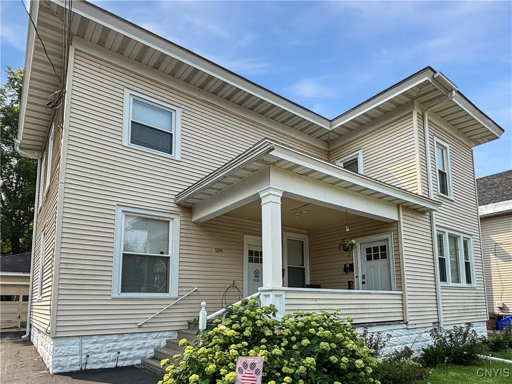 109 Erie Street, Syracuse, New York 13204, Syracuse, New York 13204, 4 Bedrooms Bedrooms, ,2 BathroomsBathrooms,Residential,Closed,109 Erie Street, Syracuse, New York 13204,0,S1628435
