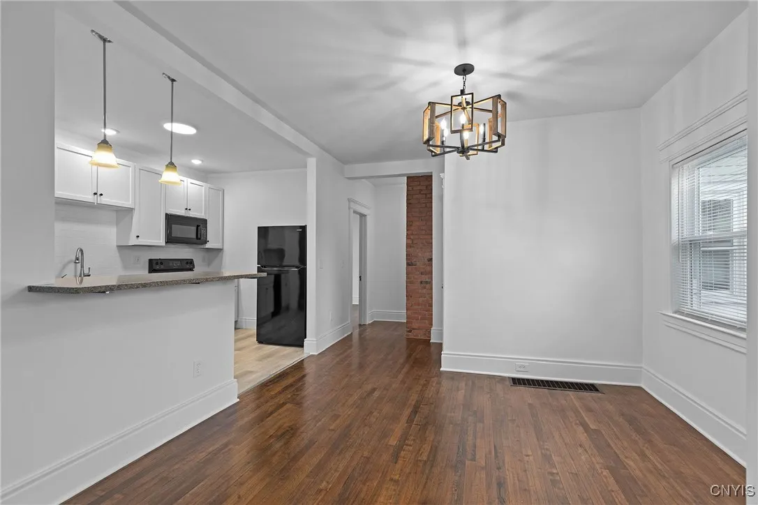109 Erie Street, Syracuse, New York 13204, Syracuse, New York 13204, 4 Bedrooms Bedrooms, ,2 BathroomsBathrooms,Residential,Closed,109 Erie Street, Syracuse, New York 13204,0,S1628435
