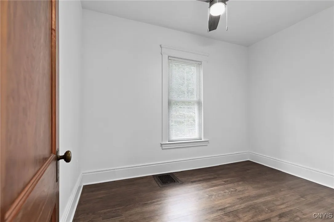 109 Erie Street, Syracuse, New York 13204, Syracuse, New York 13204, 4 Bedrooms Bedrooms, ,2 BathroomsBathrooms,Residential,Closed,109 Erie Street, Syracuse, New York 13204,0,S1628435