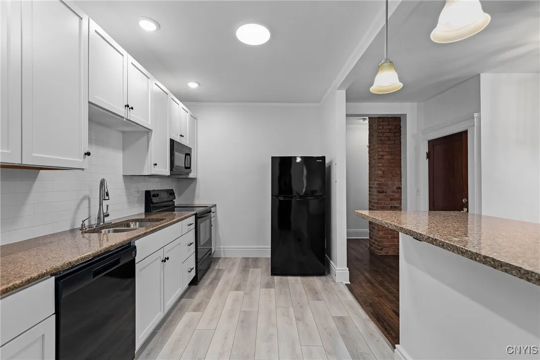 109 Erie Street, Syracuse, New York 13204, Syracuse, New York 13204, 4 Bedrooms Bedrooms, ,2 BathroomsBathrooms,Residential,Closed,109 Erie Street, Syracuse, New York 13204,0,S1628435