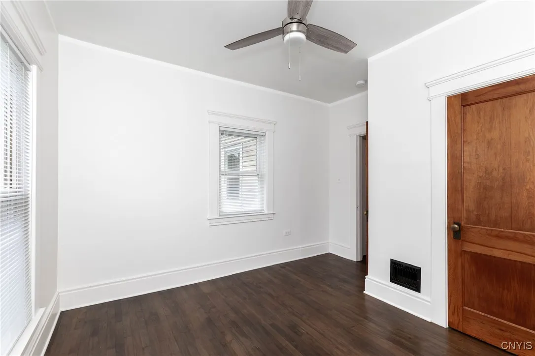 109 Erie Street, Syracuse, New York 13204, Syracuse, New York 13204, 4 Bedrooms Bedrooms, ,2 BathroomsBathrooms,Residential,Closed,109 Erie Street, Syracuse, New York 13204,0,S1628435