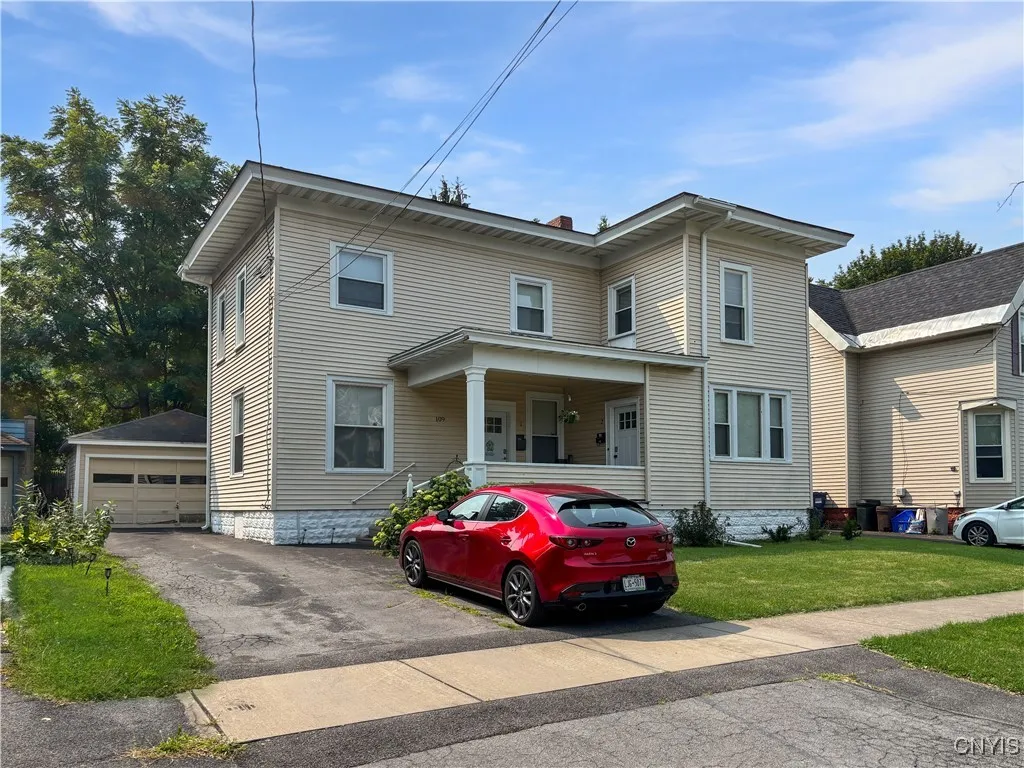 109 Erie Street, Syracuse, New York 13204, Syracuse, New York 13204, 4 Bedrooms Bedrooms, ,2 BathroomsBathrooms,Residential,Closed,109 Erie Street, Syracuse, New York 13204,0,S1628435