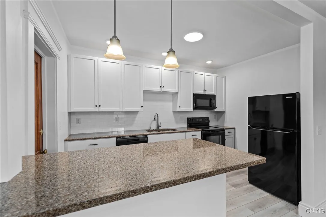 109 Erie Street, Syracuse, New York 13204, Syracuse, New York 13204, 4 Bedrooms Bedrooms, ,2 BathroomsBathrooms,Residential,Closed,109 Erie Street, Syracuse, New York 13204,0,S1628435