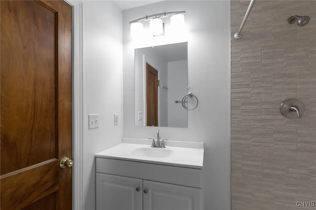 109 Erie Street, Syracuse, New York 13204, Syracuse, New York 13204, 4 Bedrooms Bedrooms, ,2 BathroomsBathrooms,Residential,Closed,109 Erie Street, Syracuse, New York 13204,0,S1628435