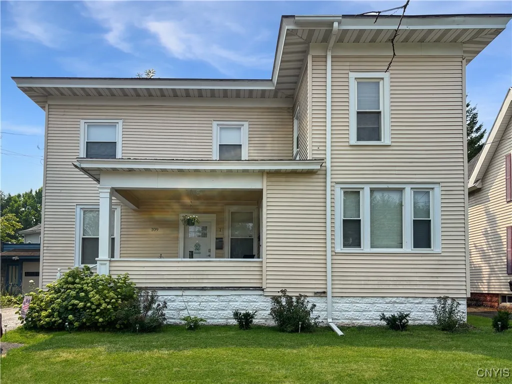 109 Erie Street, Syracuse, New York 13204, Syracuse, New York 13204, 4 Bedrooms Bedrooms, ,2 BathroomsBathrooms,Residential,Closed,109 Erie Street, Syracuse, New York 13204,0,S1628435