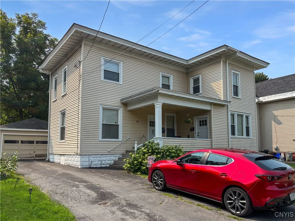 109 Erie Street, Syracuse, New York 13204, Syracuse, New York 13204, 4 Bedrooms Bedrooms, ,2 BathroomsBathrooms,Residential,Closed,109 Erie Street, Syracuse, New York 13204,0,S1628435