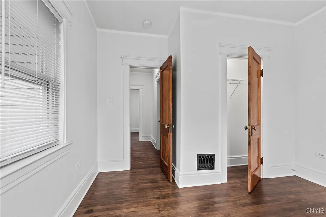 109 Erie Street, Syracuse, New York 13204, Syracuse, New York 13204, 4 Bedrooms Bedrooms, ,2 BathroomsBathrooms,Residential,Closed,109 Erie Street, Syracuse, New York 13204,0,S1628435