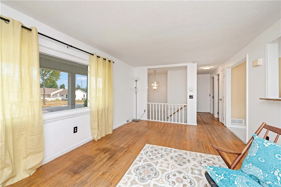 135 Strawberry Hill Road, Henrietta, New York 1462, Henrietta, New York 14623, 5 Bedrooms Bedrooms, 8 Rooms Rooms,2 BathroomsBathrooms,Residential,Closed,135 Strawberry Hill Road, Henrietta, New York 1462,0,R1627679