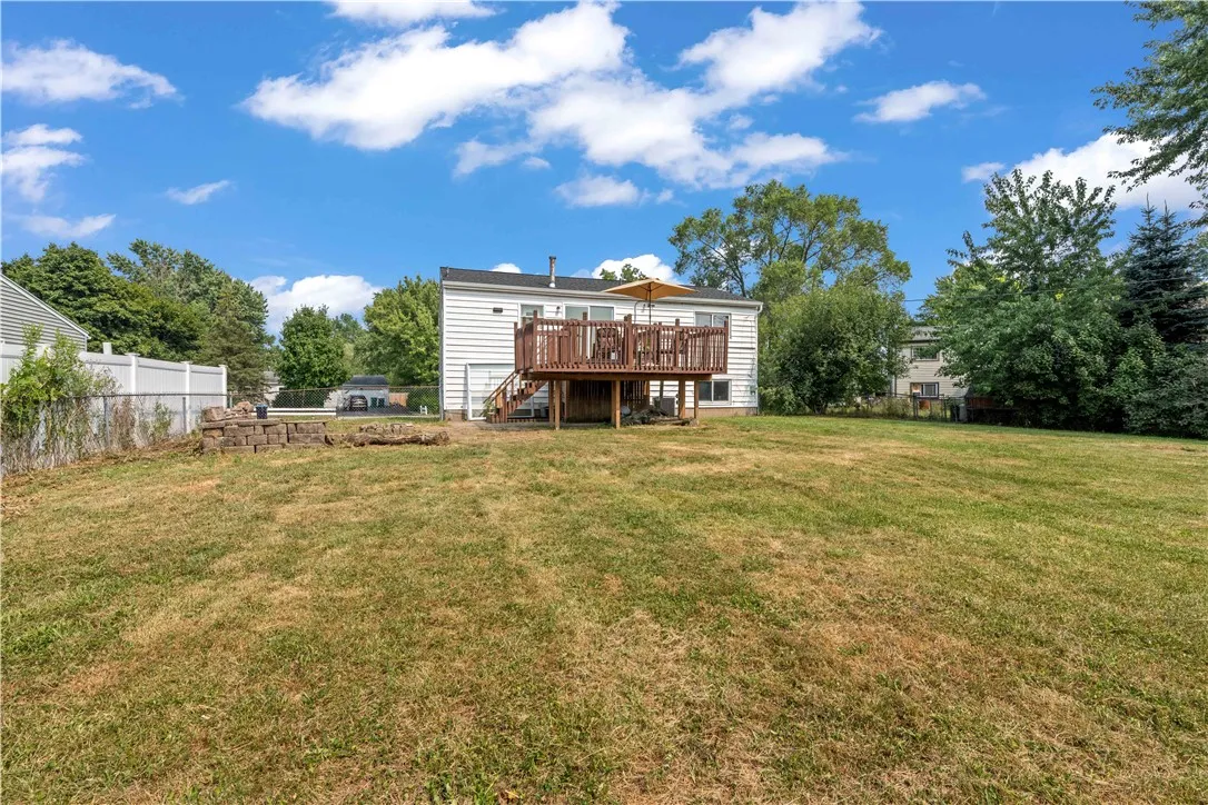 135 Strawberry Hill Road, Henrietta, New York 1462, Henrietta, New York 14623, 5 Bedrooms Bedrooms, 8 Rooms Rooms,2 BathroomsBathrooms,Residential,Closed,135 Strawberry Hill Road, Henrietta, New York 1462,0,R1627679