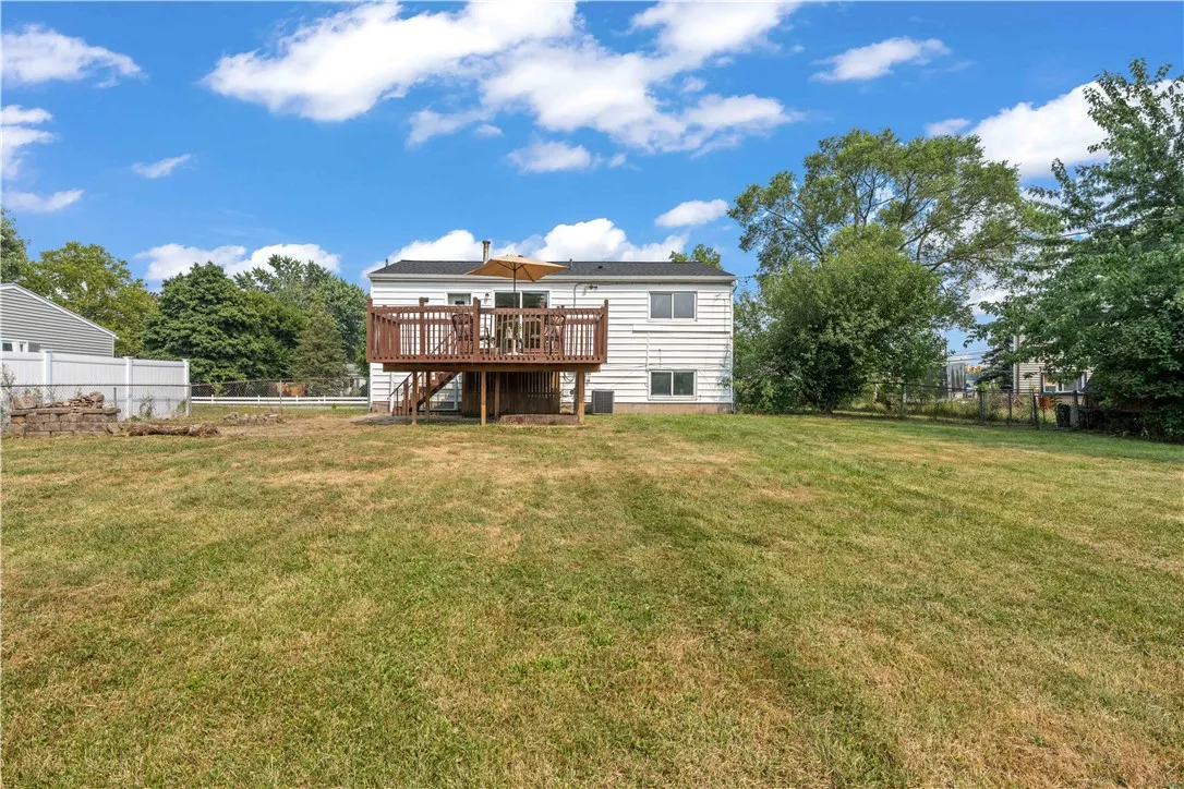 135 Strawberry Hill Road, Henrietta, New York 1462, Henrietta, New York 14623, 5 Bedrooms Bedrooms, 8 Rooms Rooms,2 BathroomsBathrooms,Residential,Closed,135 Strawberry Hill Road, Henrietta, New York 1462,0,R1627679