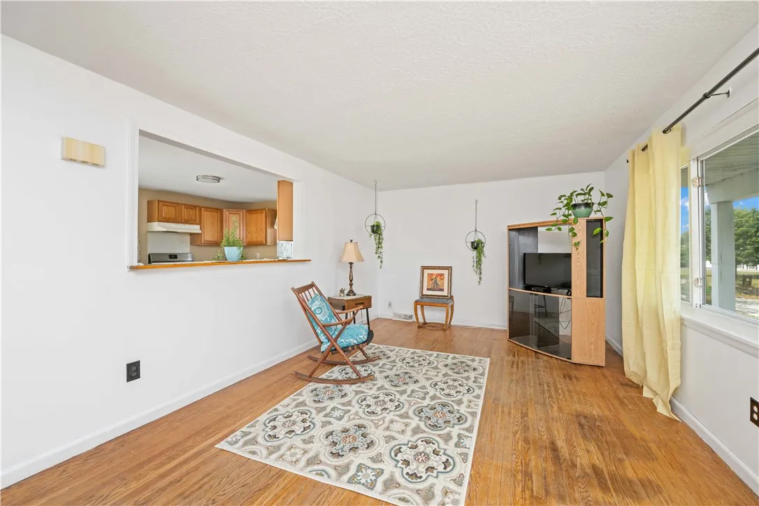 135 Strawberry Hill Road, Henrietta, New York 1462, Henrietta, New York 14623, 5 Bedrooms Bedrooms, 8 Rooms Rooms,2 BathroomsBathrooms,Residential,Closed,135 Strawberry Hill Road, Henrietta, New York 1462,0,R1627679