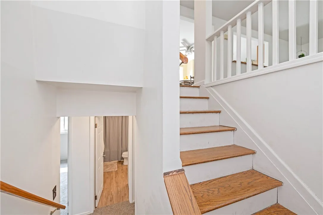 135 Strawberry Hill Road, Henrietta, New York 1462, Henrietta, New York 14623, 5 Bedrooms Bedrooms, 8 Rooms Rooms,2 BathroomsBathrooms,Residential,Closed,135 Strawberry Hill Road, Henrietta, New York 1462,0,R1627679