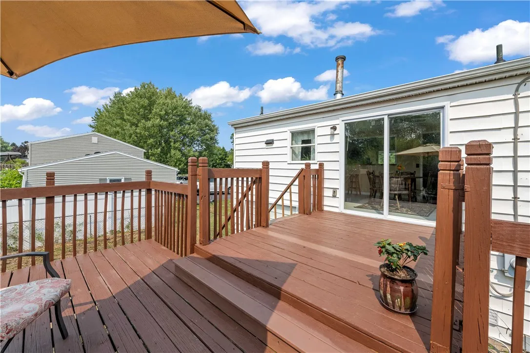 135 Strawberry Hill Road, Henrietta, New York 1462, Henrietta, New York 14623, 5 Bedrooms Bedrooms, 8 Rooms Rooms,2 BathroomsBathrooms,Residential,Closed,135 Strawberry Hill Road, Henrietta, New York 1462,0,R1627679
