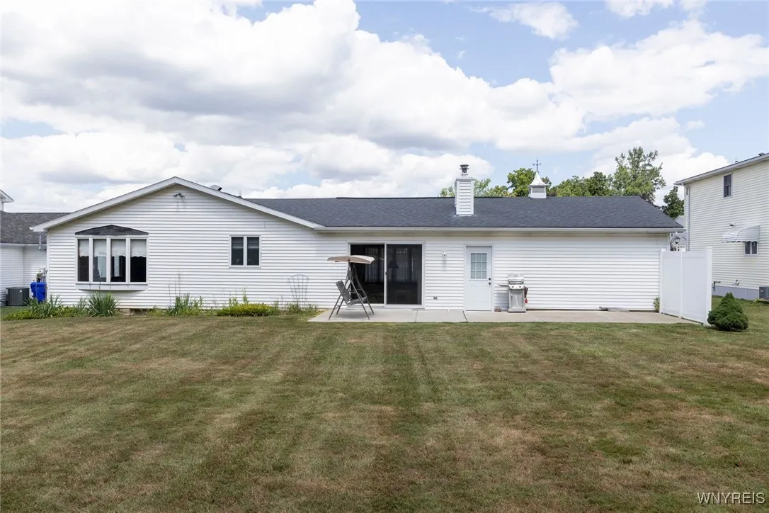 12 Pine Tree Lane, West Seneca, New York 14224, West Seneca, New York 14224, 3 Bedrooms Bedrooms, 6 Rooms Rooms,2 BathroomsBathrooms,Residential,Closed,12 Pine Tree Lane, West Seneca, New York 14224,0,B1627871