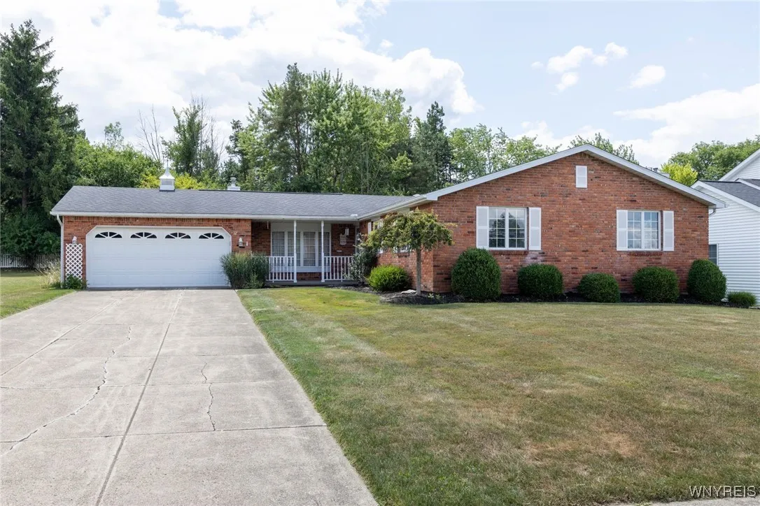 12 Pine Tree Lane, West Seneca, New York 14224, West Seneca, New York 14224, 3 Bedrooms Bedrooms, 6 Rooms Rooms,2 BathroomsBathrooms,Residential,Closed,12 Pine Tree Lane, West Seneca, New York 14224,0,B1627871