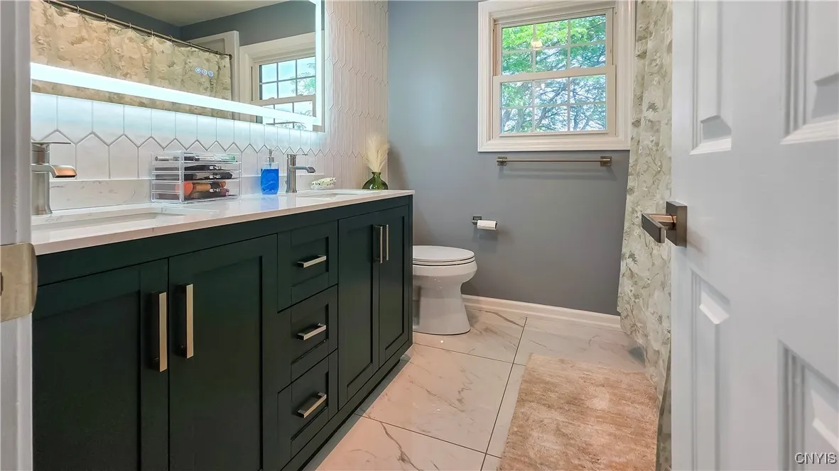 4872 Firethorn Circle, Manlius, New York 13104, Manlius, New York 13104, 4 Bedrooms Bedrooms, 15 Rooms Rooms,3 BathroomsBathrooms,Residential,Closed,4872 Firethorn Circle, Manlius, New York 13104,0,S1628525