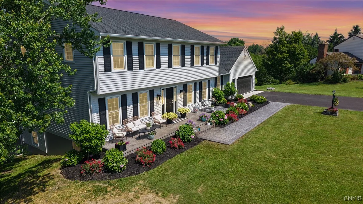 4872 Firethorn Circle, Manlius, New York 13104, Manlius, New York 13104, 4 Bedrooms Bedrooms, 15 Rooms Rooms,3 BathroomsBathrooms,Residential,Closed,4872 Firethorn Circle, Manlius, New York 13104,0,S1628525