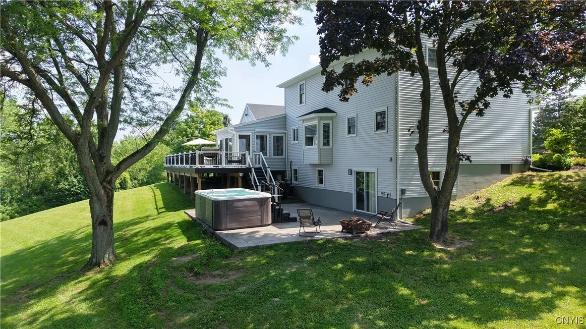 4872 Firethorn Circle, Manlius, New York 13104, Manlius, New York 13104, 4 Bedrooms Bedrooms, 15 Rooms Rooms,3 BathroomsBathrooms,Residential,Closed,4872 Firethorn Circle, Manlius, New York 13104,0,S1628525