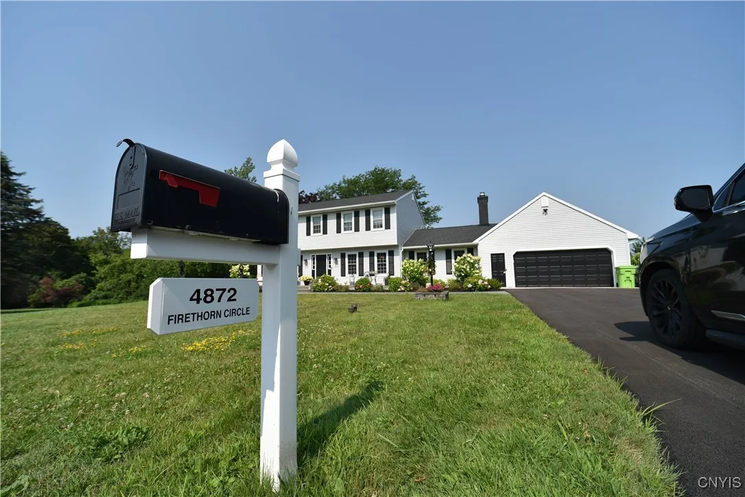 4872 Firethorn Circle, Manlius, New York 13104, Manlius, New York 13104, 4 Bedrooms Bedrooms, 15 Rooms Rooms,3 BathroomsBathrooms,Residential,Closed,4872 Firethorn Circle, Manlius, New York 13104,0,S1628525