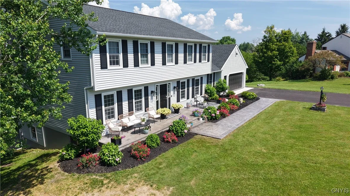 4872 Firethorn Circle, Manlius, New York 13104, Manlius, New York 13104, 4 Bedrooms Bedrooms, 15 Rooms Rooms,3 BathroomsBathrooms,Residential,Closed,4872 Firethorn Circle, Manlius, New York 13104,0,S1628525