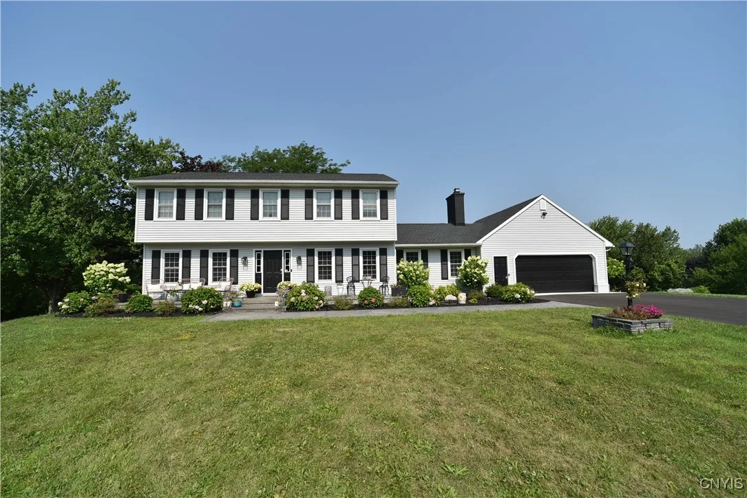 4872 Firethorn Circle, Manlius, New York 13104, Manlius, New York 13104, 4 Bedrooms Bedrooms, 15 Rooms Rooms,3 BathroomsBathrooms,Residential,Closed,4872 Firethorn Circle, Manlius, New York 13104,0,S1628525