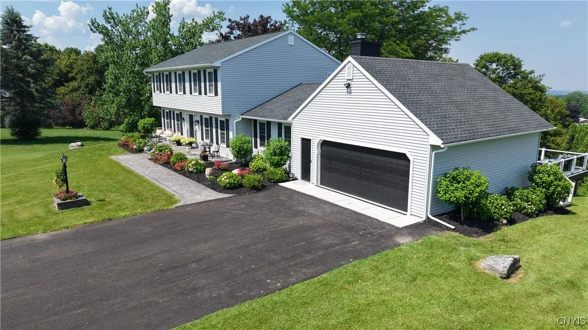 4872 Firethorn Circle, Manlius, New York 13104, Manlius, New York 13104, 4 Bedrooms Bedrooms, 15 Rooms Rooms,3 BathroomsBathrooms,Residential,Closed,4872 Firethorn Circle, Manlius, New York 13104,0,S1628525