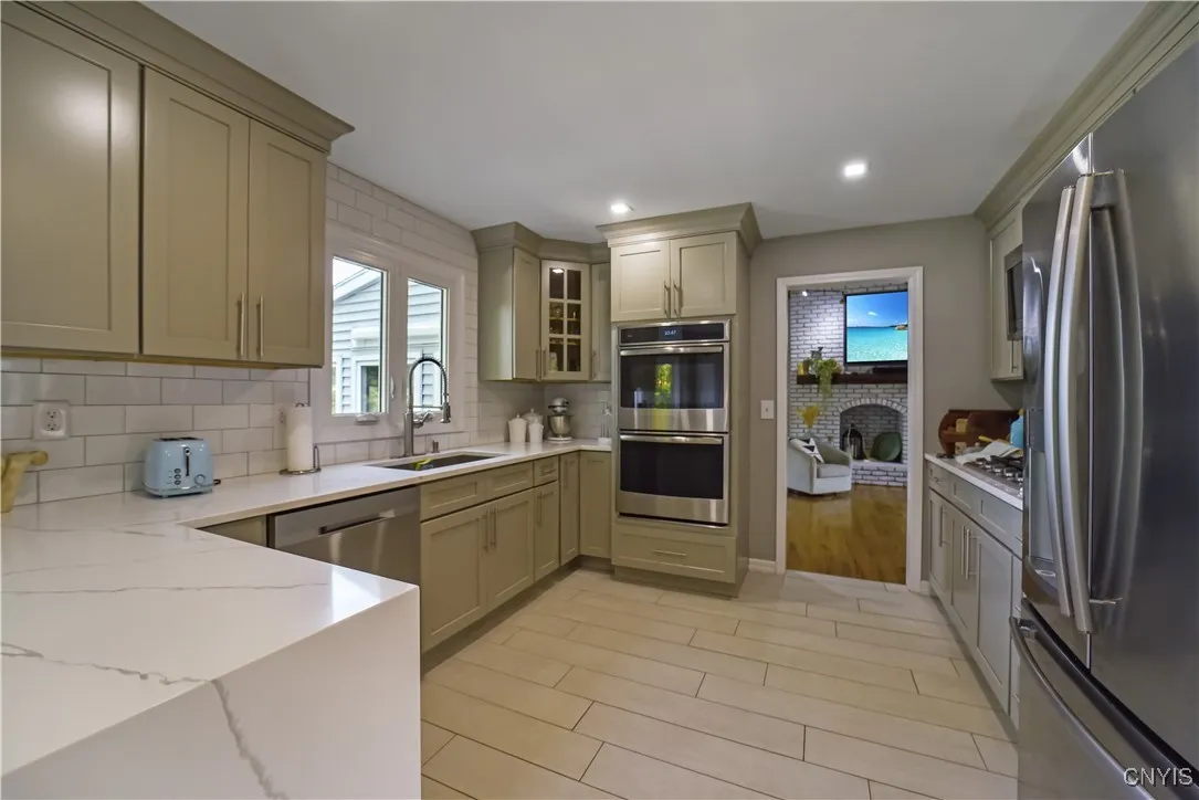 4872 Firethorn Circle, Manlius, New York 13104, Manlius, New York 13104, 4 Bedrooms Bedrooms, 15 Rooms Rooms,3 BathroomsBathrooms,Residential,Closed,4872 Firethorn Circle, Manlius, New York 13104,0,S1628525