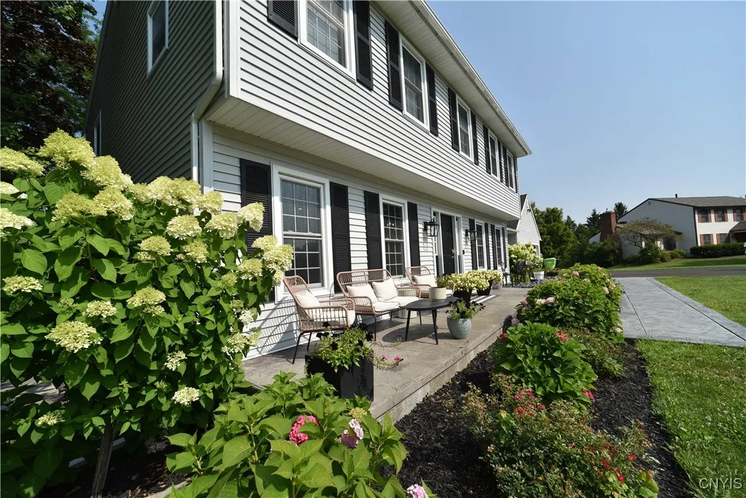 4872 Firethorn Circle, Manlius, New York 13104, Manlius, New York 13104, 4 Bedrooms Bedrooms, 15 Rooms Rooms,3 BathroomsBathrooms,Residential,Closed,4872 Firethorn Circle, Manlius, New York 13104,0,S1628525