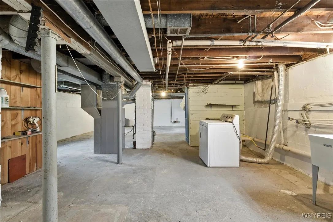 92 Helen Avenue, Hamburg, New York 14219, Hamburg, New York 14219, 3 Bedrooms Bedrooms, 10 Rooms Rooms,2 BathroomsBathrooms,Residential,For Sale,92 Helen Avenue, Hamburg, New York 14219,B1628057