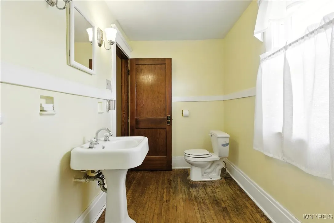 92 Helen Avenue, Hamburg, New York 14219, Hamburg, New York 14219, 3 Bedrooms Bedrooms, 10 Rooms Rooms,2 BathroomsBathrooms,Residential,For Sale,92 Helen Avenue, Hamburg, New York 14219,B1628057