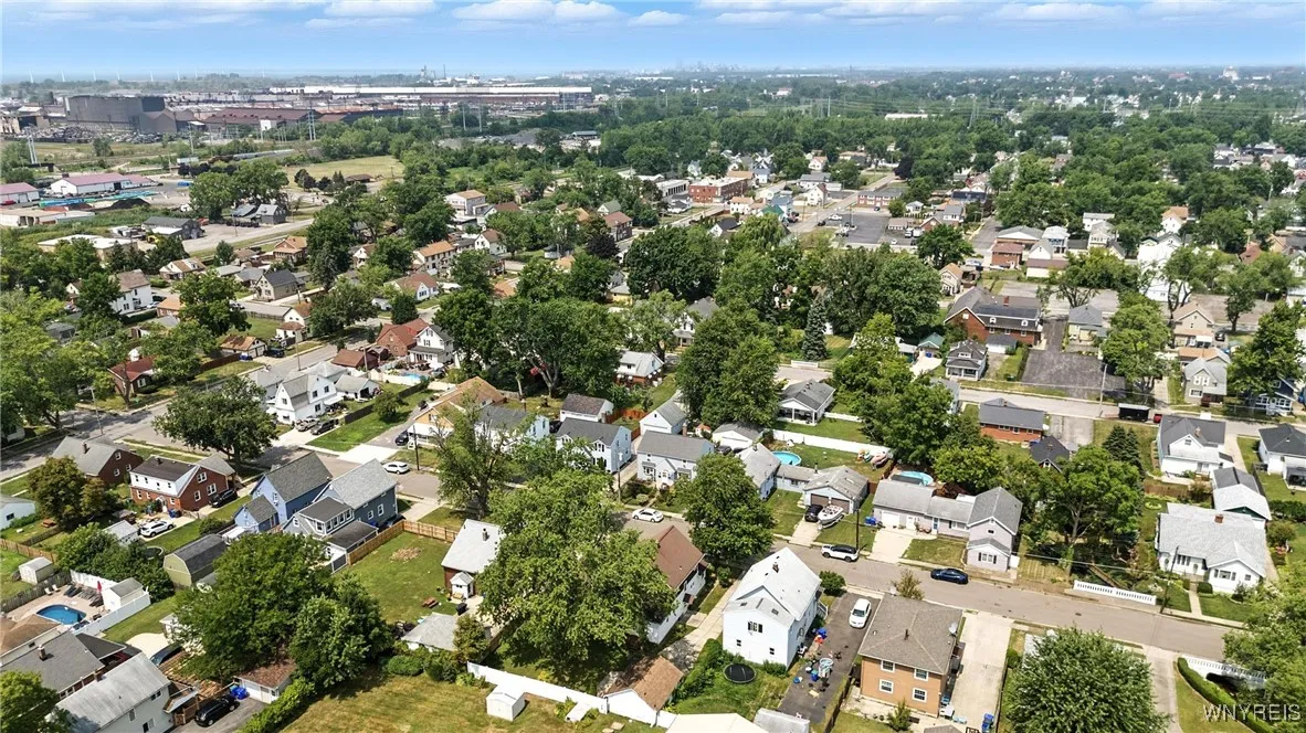92 Helen Avenue, Hamburg, New York 14219, Hamburg, New York 14219, 3 Bedrooms Bedrooms, 10 Rooms Rooms,2 BathroomsBathrooms,Residential,For Sale,92 Helen Avenue, Hamburg, New York 14219,B1628057