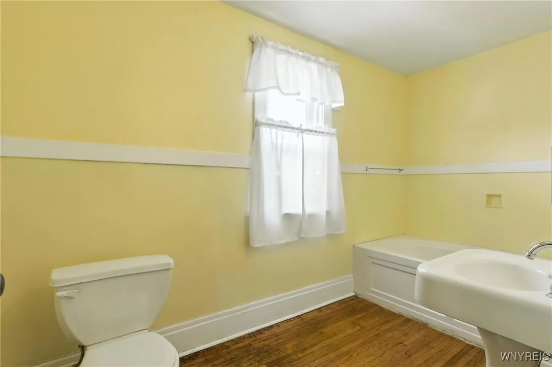 92 Helen Avenue, Hamburg, New York 14219, Hamburg, New York 14219, 3 Bedrooms Bedrooms, 10 Rooms Rooms,2 BathroomsBathrooms,Residential,For Sale,92 Helen Avenue, Hamburg, New York 14219,B1628057