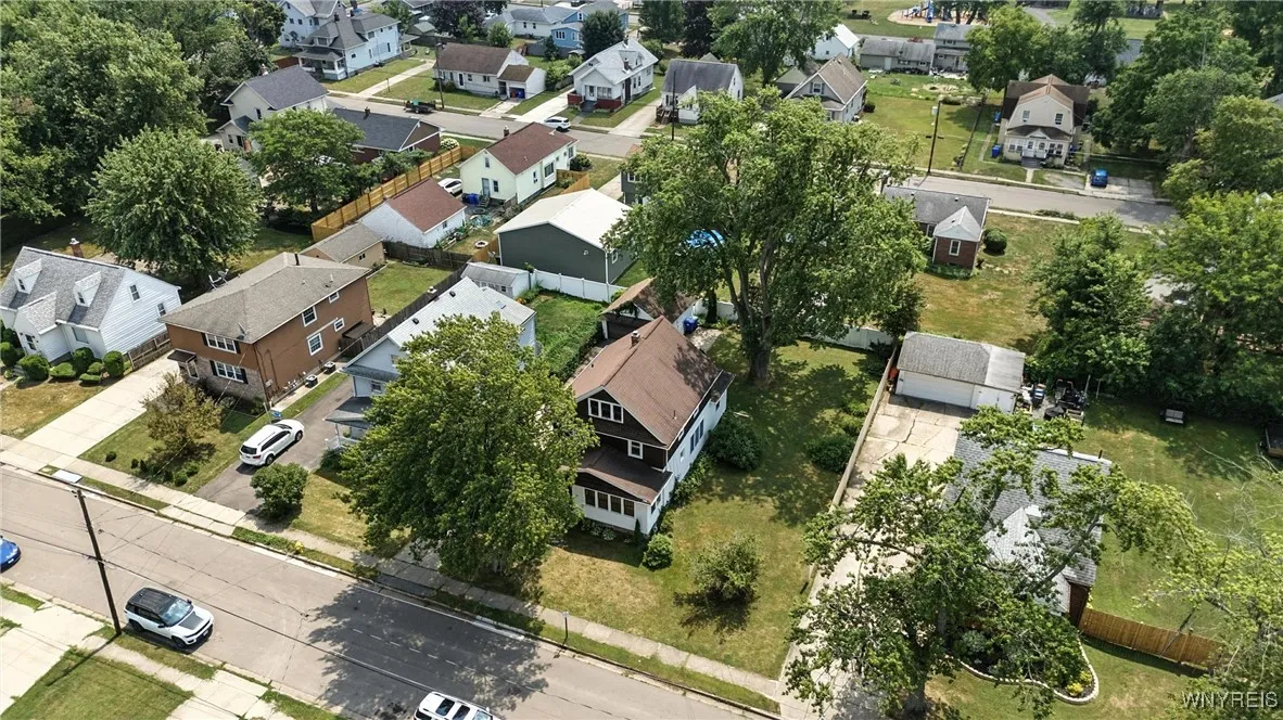 92 Helen Avenue, Hamburg, New York 14219, Hamburg, New York 14219, 3 Bedrooms Bedrooms, 10 Rooms Rooms,2 BathroomsBathrooms,Residential,For Sale,92 Helen Avenue, Hamburg, New York 14219,B1628057