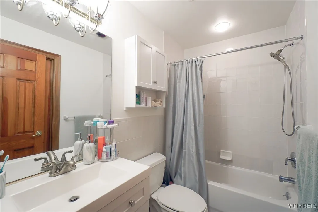 23 Forrester Court, Amherst, New York 14228, Amherst, New York 14228, 5 Bedrooms Bedrooms, 10 Rooms Rooms,3 BathroomsBathrooms,Residential,Closed,23 Forrester Court, Amherst, New York 14228,0,B1628274