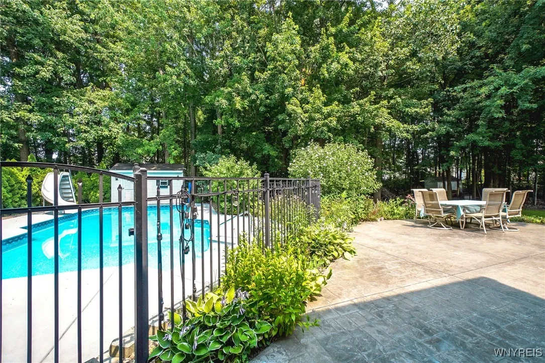 23 Forrester Court, Amherst, New York 14228, Amherst, New York 14228, 5 Bedrooms Bedrooms, 10 Rooms Rooms,3 BathroomsBathrooms,Residential,Closed,23 Forrester Court, Amherst, New York 14228,0,B1628274