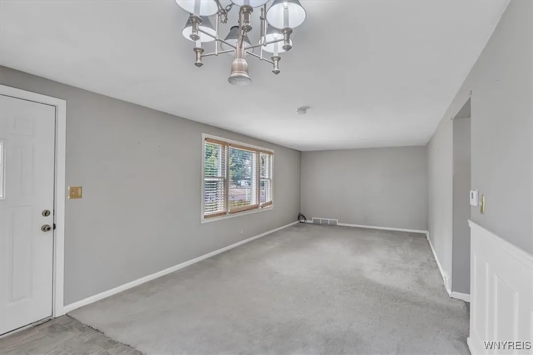 584 Highland Avenue, Tonawanda, New York 14223, Tonawanda, New York 14223, 3 Bedrooms Bedrooms, 6 Rooms Rooms,1 BathroomBathrooms,Residential,For Sale,584 Highland Avenue, Tonawanda, New York 14223,B1627737