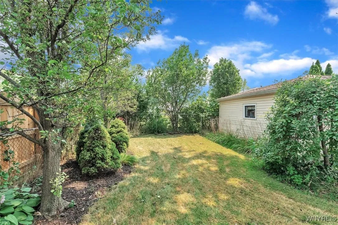 584 Highland Avenue, Tonawanda, New York 14223, Tonawanda, New York 14223, 3 Bedrooms Bedrooms, 6 Rooms Rooms,1 BathroomBathrooms,Residential,For Sale,584 Highland Avenue, Tonawanda, New York 14223,B1627737