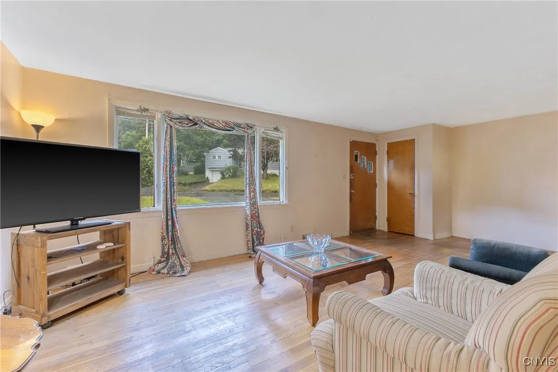 154 St. Louis Avenue, Syracuse, New York 13207, Syracuse, New York 13207, 3 Bedrooms Bedrooms, 5 Rooms Rooms,2 BathroomsBathrooms,Residential,Closed,154 St. Louis Avenue, Syracuse, New York 13207,0,S1626142
